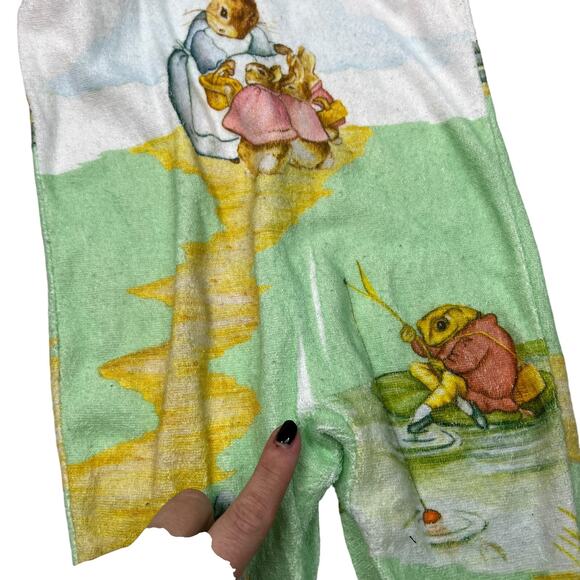 Vintage 60s Peter Rabbit Friends AOP Footed Pajama Sleeper FLAW Baby Lg 19-26lbs - Picture 4 of 8